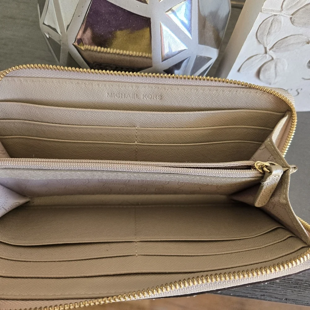 Michael Kors Snakeskin Print Wallet - Picture 5 of 12